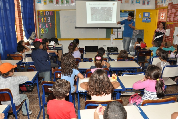 Atividade na Escola Estadual de 1º Grau Incompleto Almirante Tamandaré - Parque Marinha