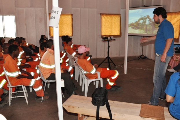 Atividade com os operários da Construtora Triunfo 