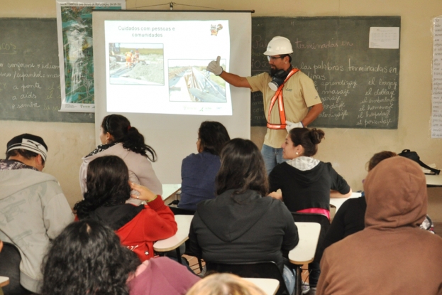 Segundo dia de atividade na E. E. E. M. Eng. Roberto Bastos Tellechea