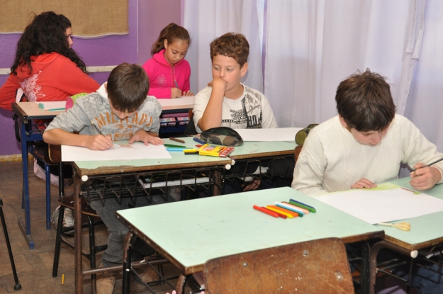 Atividade com os alunos do 5º ano do ensino fundamental  da E.E.E.F. Lília Neves