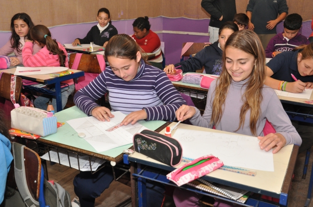 Atividade com os alunos do 5º ano do ensino fundamental  da E.E.E.F. Lília Neves