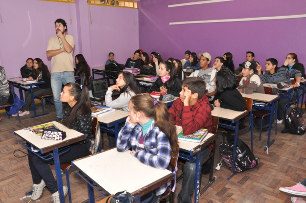 Atividade com os alunos do 1º ano do ensino médio da E.E.E.M. Lília Neves