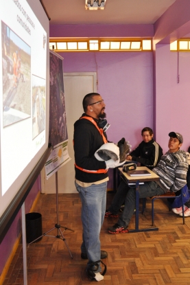 Atividade com os alunos do 1º ano do ensino médio da E.E.E.M. Lília Neves