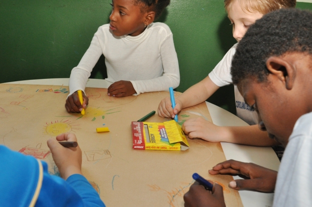 Atividade com alunos do 1º e 2º ano do fundamental na E.M.E.F. Coriolano Benício - 07 de maio de 2012