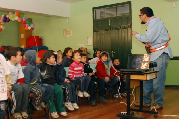 Os Equipamentos de Proteção Individual são apresentados para os alunos - 06 junho 2012