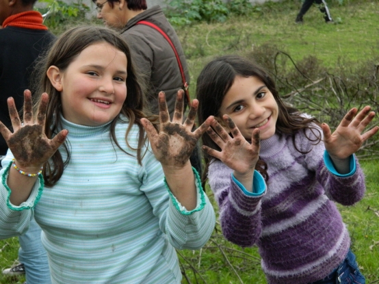 Estudantes mostram que colocaram a 