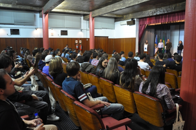 Semana Acadêmica da Engenharia Civil da UCPel mobiliza estudantes - 23 de Agosto de 2012