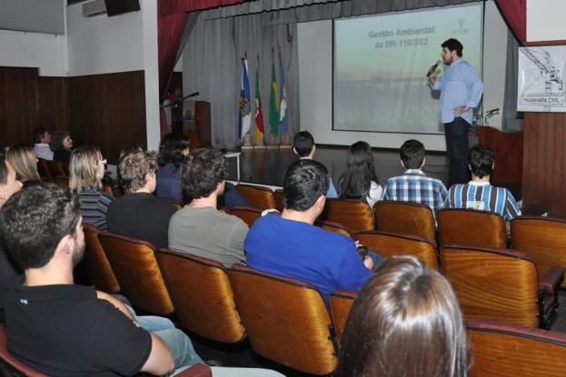 A Gestão Ambiental da BR-116/392 realiza palestra de abertura na Semana Acadêmica da Engenharia Civil - 23 de Agosto de 2012