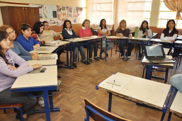 Professoras da escola Alfredo Ferreira Rodrigues na atividade de formação - 23 de agosto de 2012