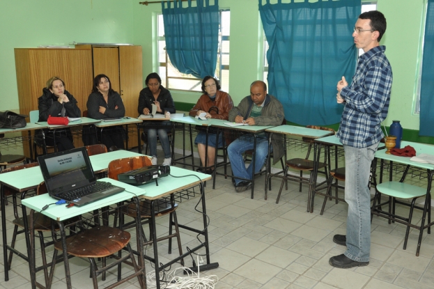 Atividade com professores trata de aspectos da legislação ambiental - 25 de agosto de 2012