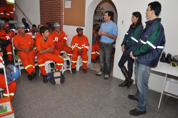 Hélio Bretas, coordenador de meio ambiente da construtora do lote 1 A, reforça a atenção para os cuidados com animais peçonhentos no decorrer das obras de duplicação no contorno de Pelotas/RS - 17 de setembro de 2012