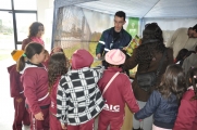 Estudantes visitam estande da BR-116/392 em evento de Educação Ambiental