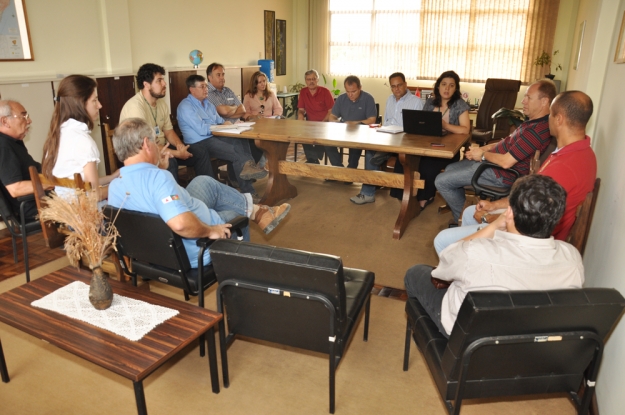 DNIT, construtoras, supervisão e gestão ambiental das obras de duplicação da BR-116/392 em reunião - 04 de dezembro de 2012