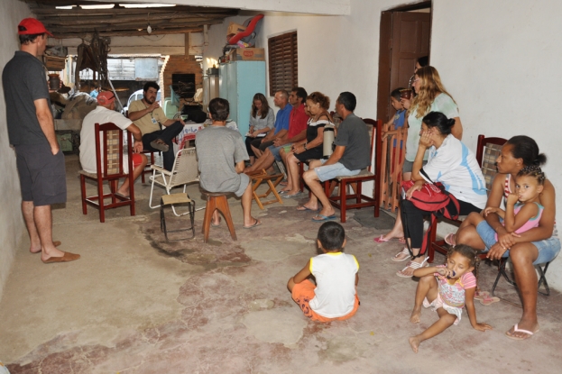 Residência às margens da rodovia reúne moradores e Gestão Ambiental das obras de duplicação da BR-116/392 -  05 de dezembro de 2012
