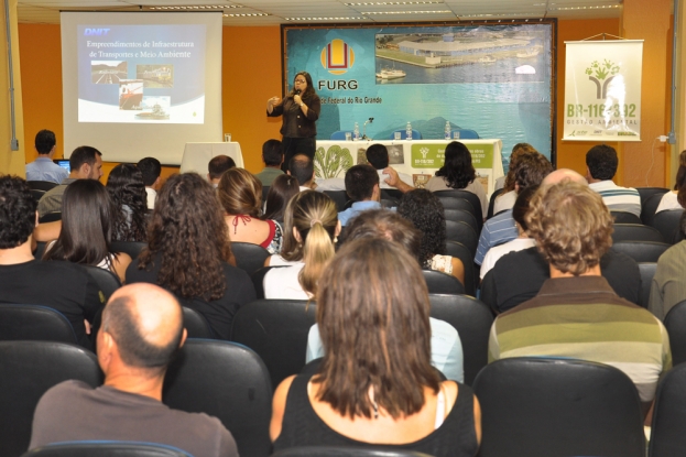 Palestra do I Seminário Gestão Ambiental de Caminhos. Izabela Souza (DNIT) - 12 de dezembro de 2012