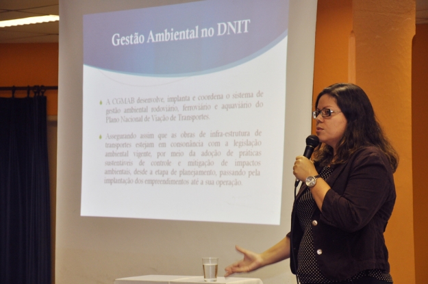 Palestra do I Seminário Gestão Ambiental de Caminhos. Izabela Souza (DNIT) - 12 de dezembro de 2012