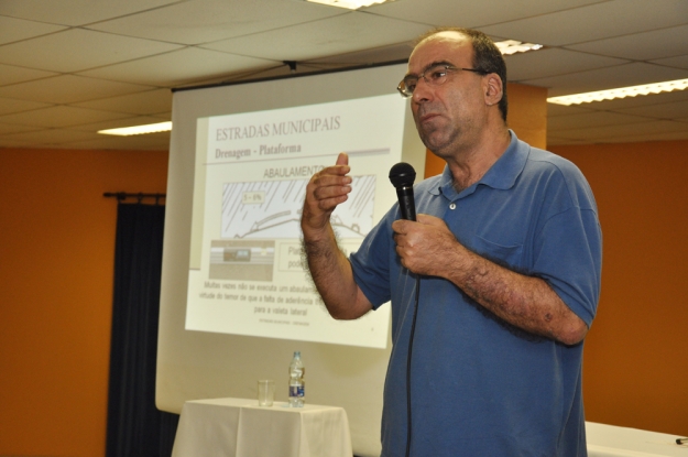 Palestra do I Seminário Gestão Ambiental de Caminhos. Eng. Alfredo Mendes (UFPel) - 12 de dezembro de 2012