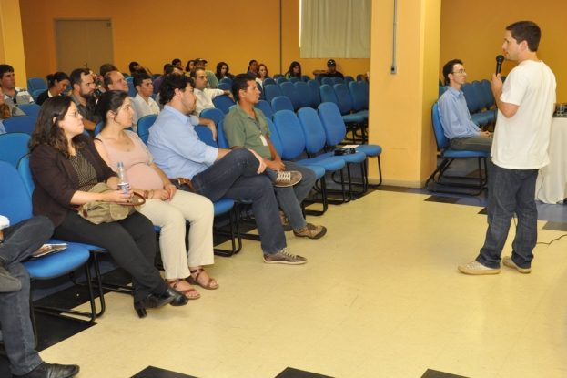 Palestra do I Seminário Gestão Ambiental de Caminhos. Biól. Cristiano Souza (IBAMA) - 12 de dezembro de 2012