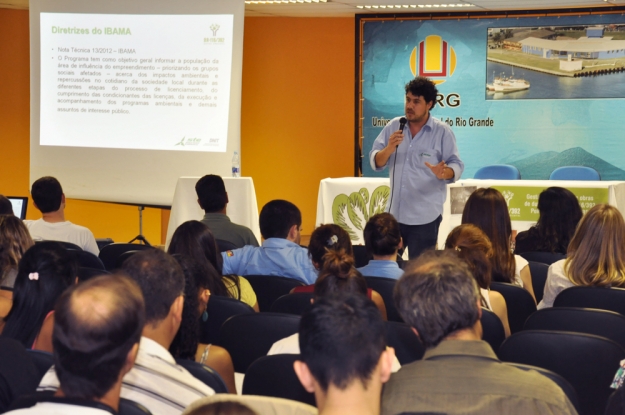 Palestra do I Seminário Gestão Ambiental de Caminhos. Edu. Amb. Cauê Canabarro (STE) - 12 de dezembro de 2012