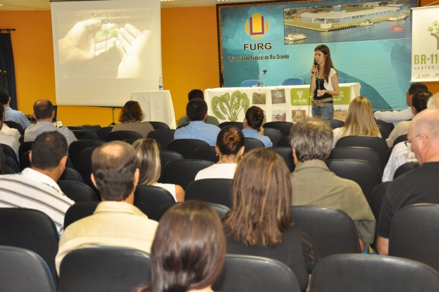 Palestra do I Seminário Gestão Ambiental de Caminhos. Eng. Ftal. Débora Sartori (STE) - 12 de dezembro de 2012