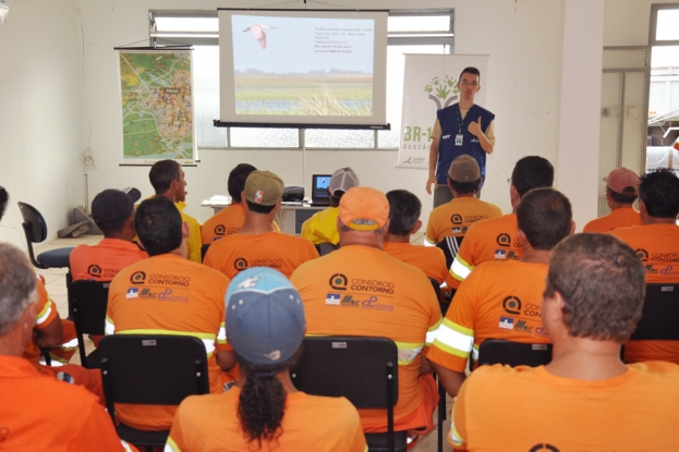 Atividade de Educação Ambiental com os colaboradores do Consórcio do Contorno (SBS Engenharia Construções S.A., MAC Engenharia Ltda. e a Construtora Pelotense Ltda.), que executam as obras de duplicação da BR-116/392 no Lote1 B.