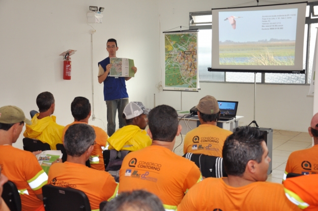 Atividade de Educação Ambiental com os colaboradores do Consórcio do Contorno (SBS Engenharia Construções S.A., MAC Engenharia Ltda. e a Construtora Pelotense Ltda.), que executam as obras de duplicação da BR-116/392 no Lote1 B.