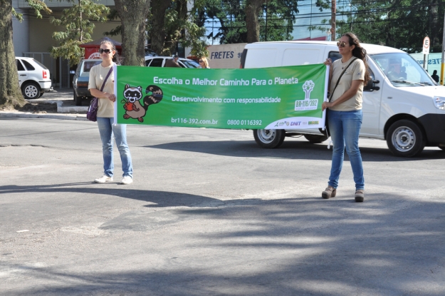 Blitz educativa na Avenida Bento Gonçalves com a rua General Osório.