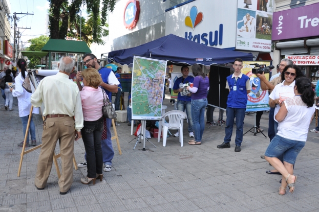 Participação da Gestão Ambiental da BR-116/392 na atividade do Dia Mundial da Água no Calçadão de Pelotas organizada pelo Sanep.