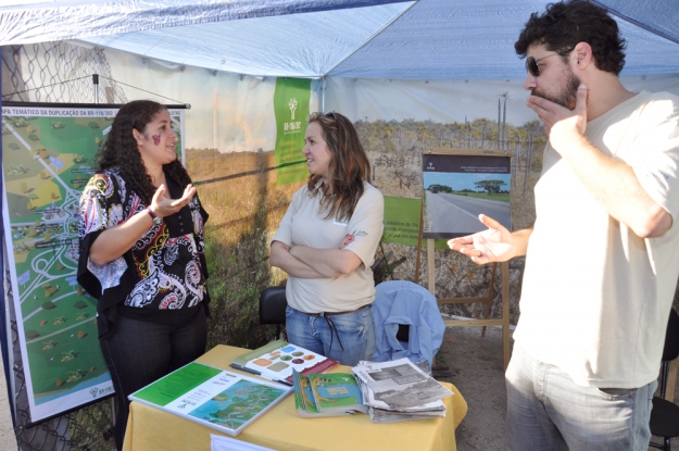 Equipe da Gestão Ambiental da BR-116/392 no aniversário da E.M.E.F. Daura Pinto.