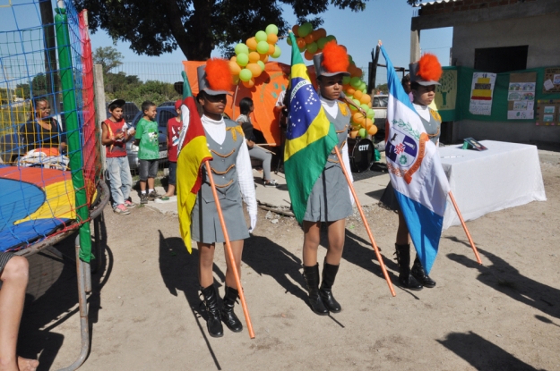 Equipe da Gestão Ambiental da BR-116/392 no aniversário da E.M.E.F. Daura Pinto.