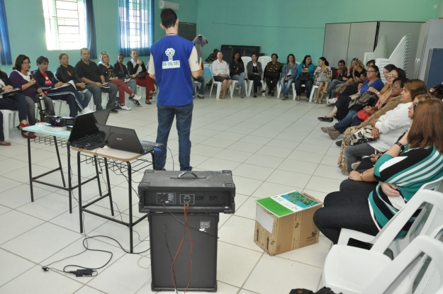 Atividade da Educação Ambiental com os professores da E.M.E.F Independência. 6 de abril.