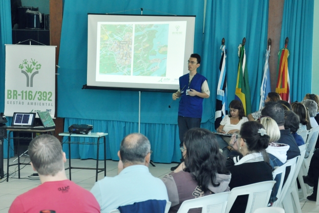 Atividade da Educação Ambiental com os professores da E.M.E.F Independência. 6 de abril.