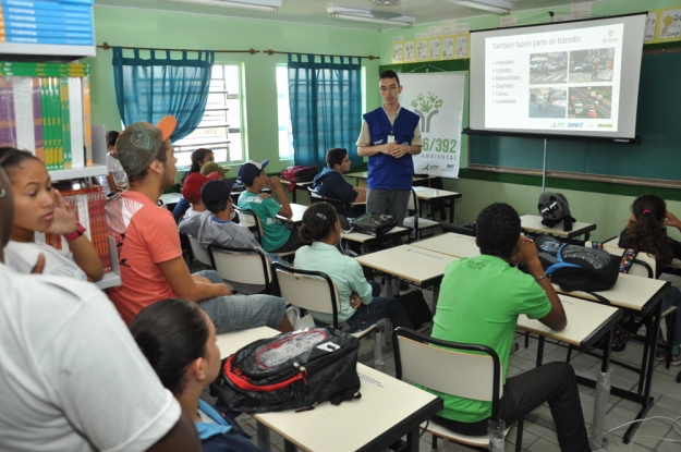 Atividade da Educação Ambiental na E.M.E.F. Olavo Bilac - 26 de março de 2013