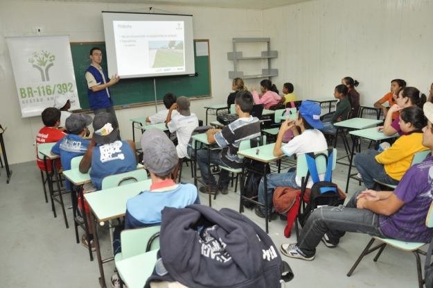 Atividade da Educação Ambiental na E.M.E.F. Olavo Bilac - 26 de março de 2013