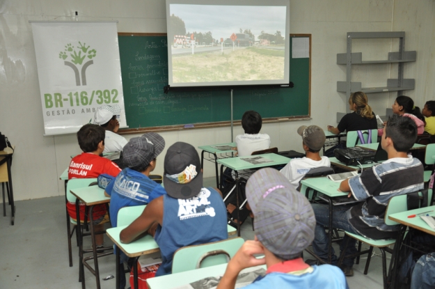 Atividade da Educação Ambiental na E.M.E.F. Olavo Bilac - 26 de março de 2013