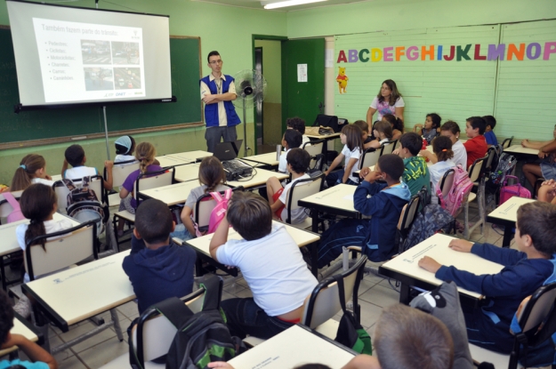 Atividade da Educação Ambiental na E.M.E.F. Olavo Bilac - 26 de março de 2013