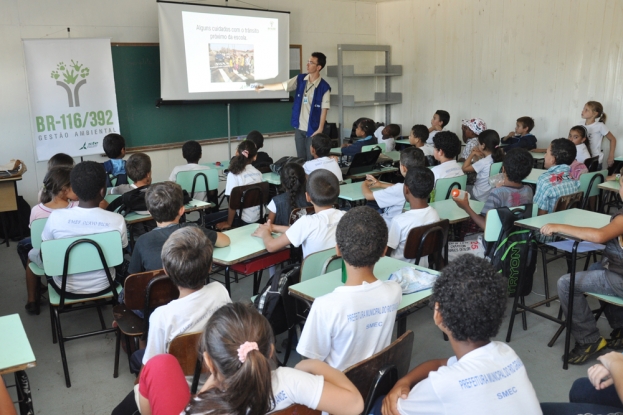 Atividade da Educação Ambiental na E.M.E.F. Olavo Bilac - 26 de março de 2013