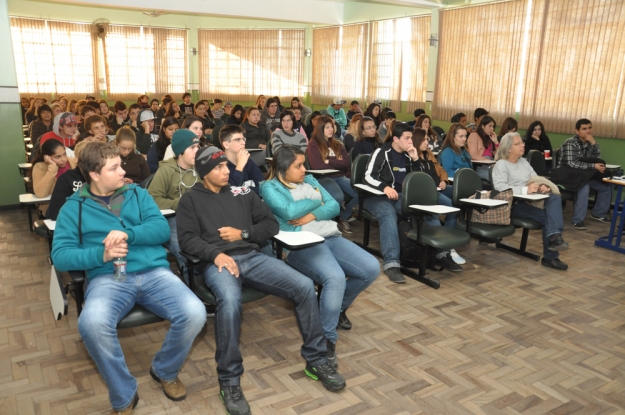 O Consórcio Contorno, responsável pelas obras do lote 1-B, apresentou sua palestra sobre a separação de resíduos sólidos.