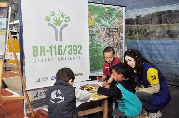 DNIT participa de evento comemorativo ao Dia Nacional da Construção Social