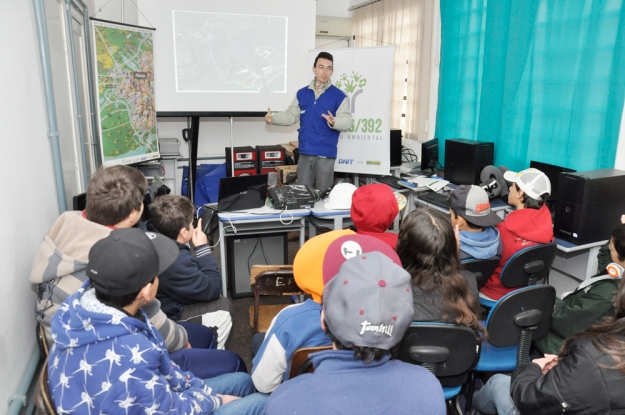 Atividade da Educação Ambiental na  E.E.E.F. Dr. Armando Fagundes, no turno da manhã