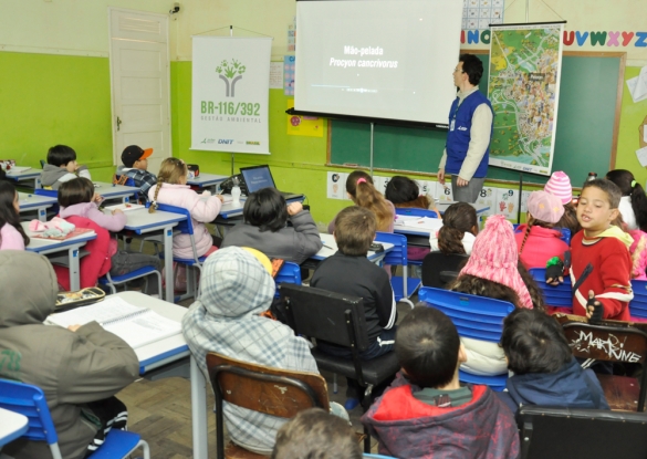 Atividade da Educação Ambiental na  E.E.E.F. Dr. Armando Fagundes, no turno da tarde