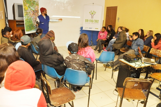 Atividade da Educação Ambiental na E.E.E.F. Visconde de Souza Soares