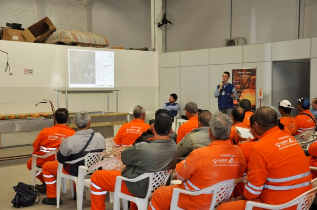 Descarte de resíduos sólidos foi pauta de palestra com colaboradores da construtora do lote 1-A.