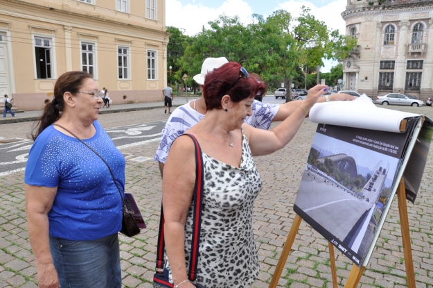 Público que circulou pela exposição fotográfica visitou o estande da Gestão Ambiental da BR-116/392.