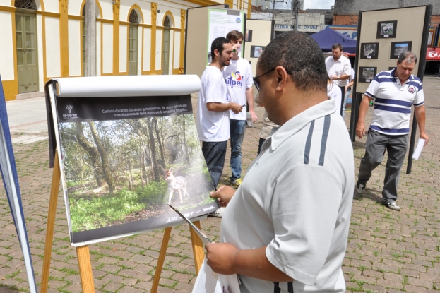 Público que circulou pela exposição fotográfica visitou o estande da Gestão Ambiental da BR-116/392.