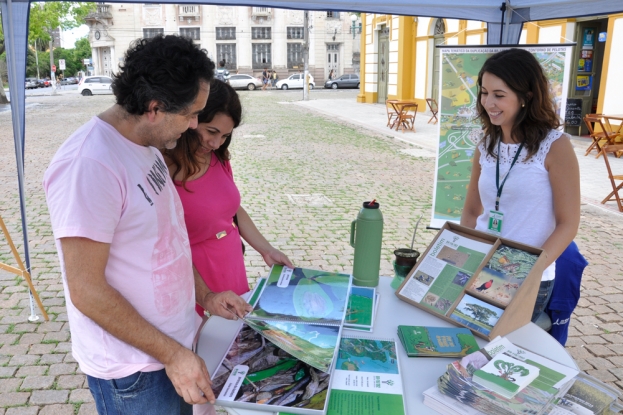 Público que circulou pela exposição fotográfica visitou o estande da Gestão Ambiental da BR-116/392.