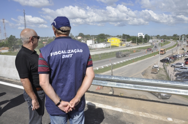 Vistoria no viaduto da Vila da Quinta.