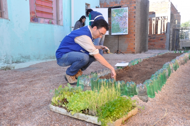 Atividade de Educação Ambiental na Escola Profª Daura Ferreira Pinto no Dia Mundial da Educação.