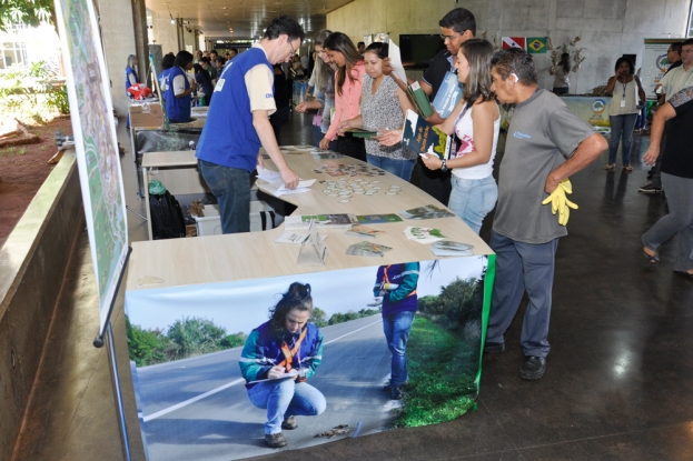 Estande da Gestão Ambiental da BR-116/392 no Dia Mundial do Meio Ambiente em Brasília.