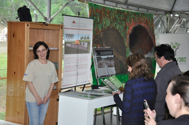 Estande da Gestão Ambiental na 42ª Feira do Livro de Pelotas - 02 de novembro de 2014.